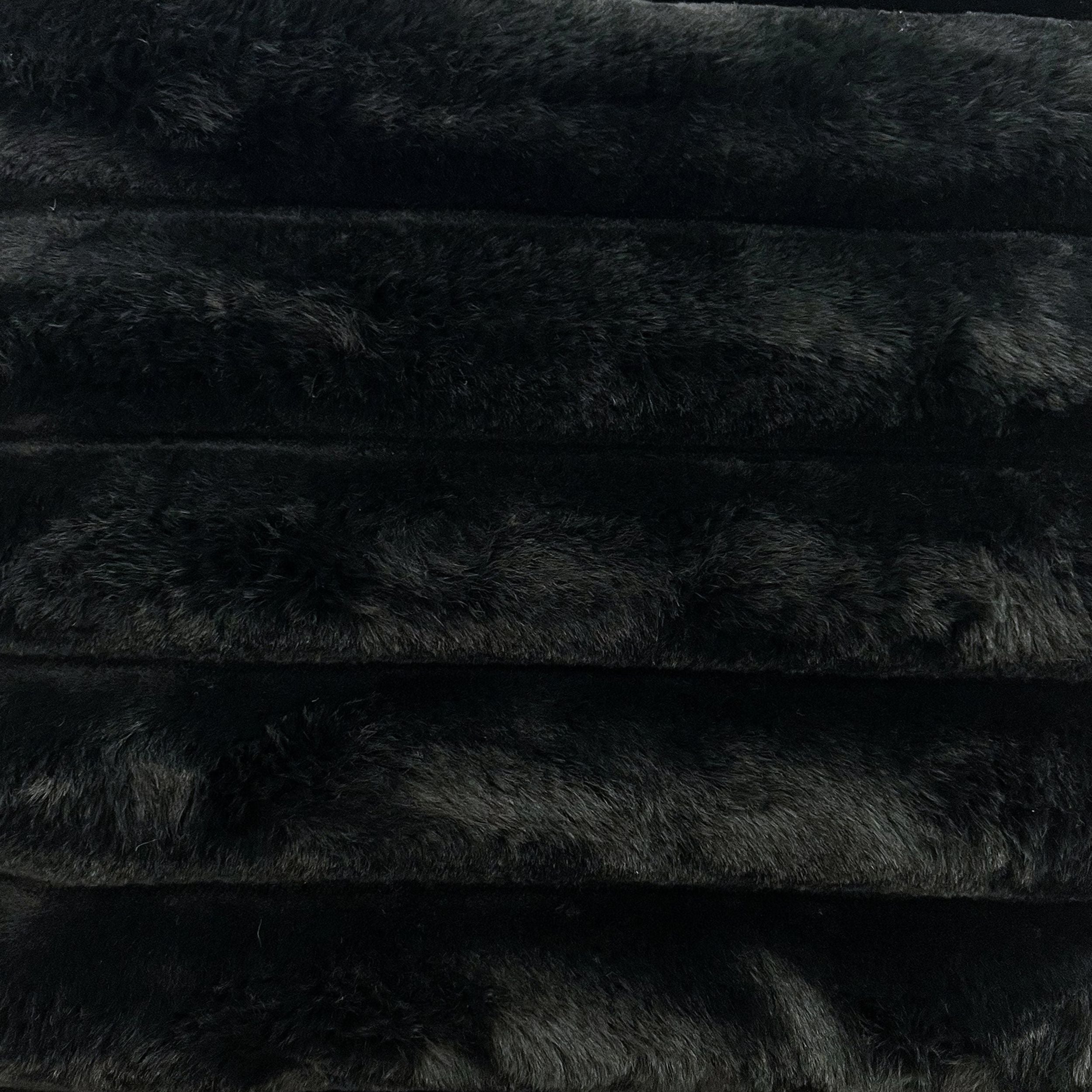 LOUNGE FAUX FUR BLANKET -BLACK